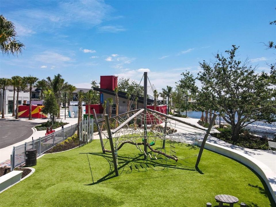 For Sale: $750,000 (4 beds, 2 baths, 2365 Square Feet)