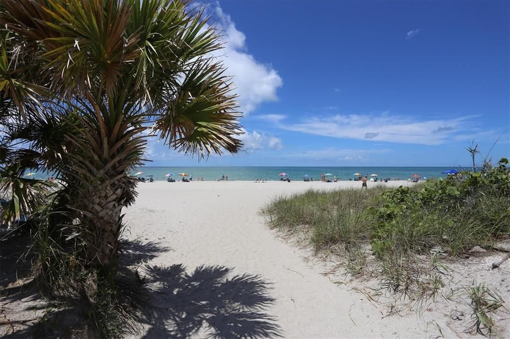 For Sale: $750,000 (4 beds, 2 baths, 2365 Square Feet)