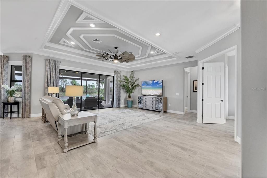 For Sale: $750,000 (4 beds, 2 baths, 2365 Square Feet)