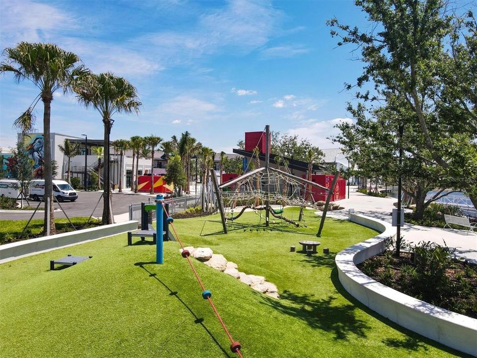 For Sale: $750,000 (4 beds, 2 baths, 2365 Square Feet)