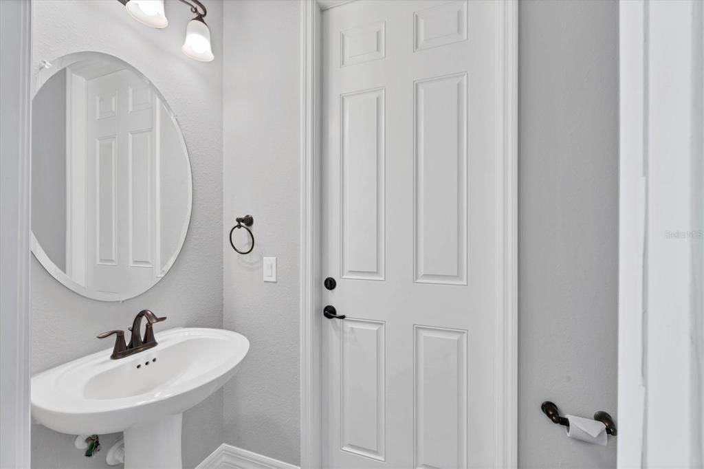 For Sale: $750,000 (4 beds, 2 baths, 2365 Square Feet)