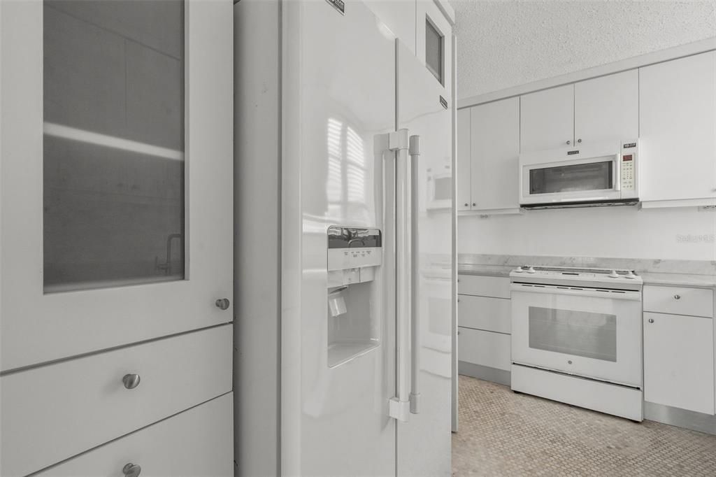 For Rent: $3,850 (3 beds, 2 baths, 1450 Square Feet)