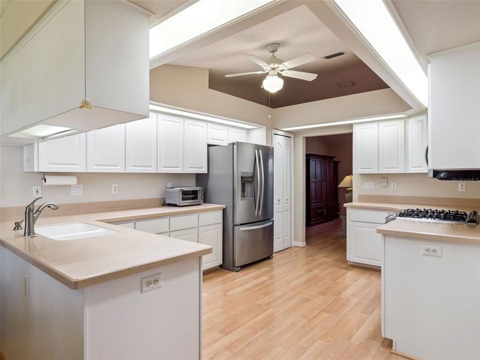 For Sale: $275,000 (3 beds, 2 baths, 2041 Square Feet)