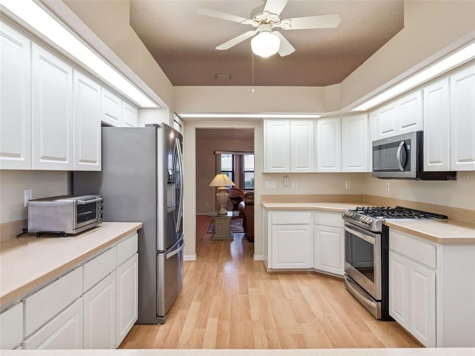 For Sale: $275,000 (3 beds, 2 baths, 2041 Square Feet)