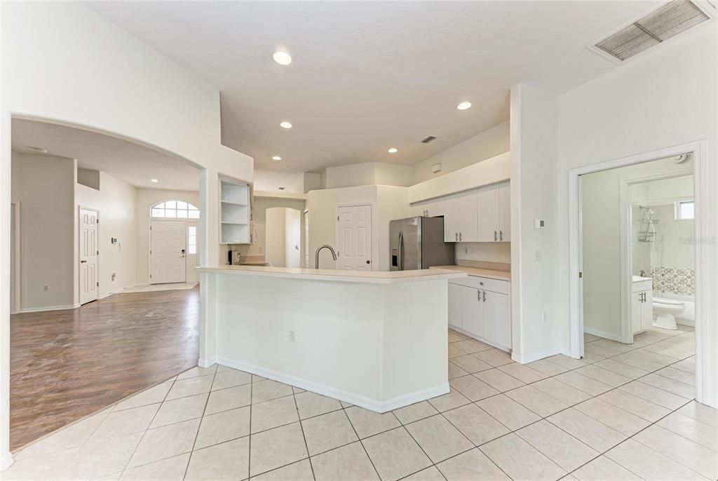 For Rent: $2,300 (3 beds, 2 baths, 1728 Square Feet)