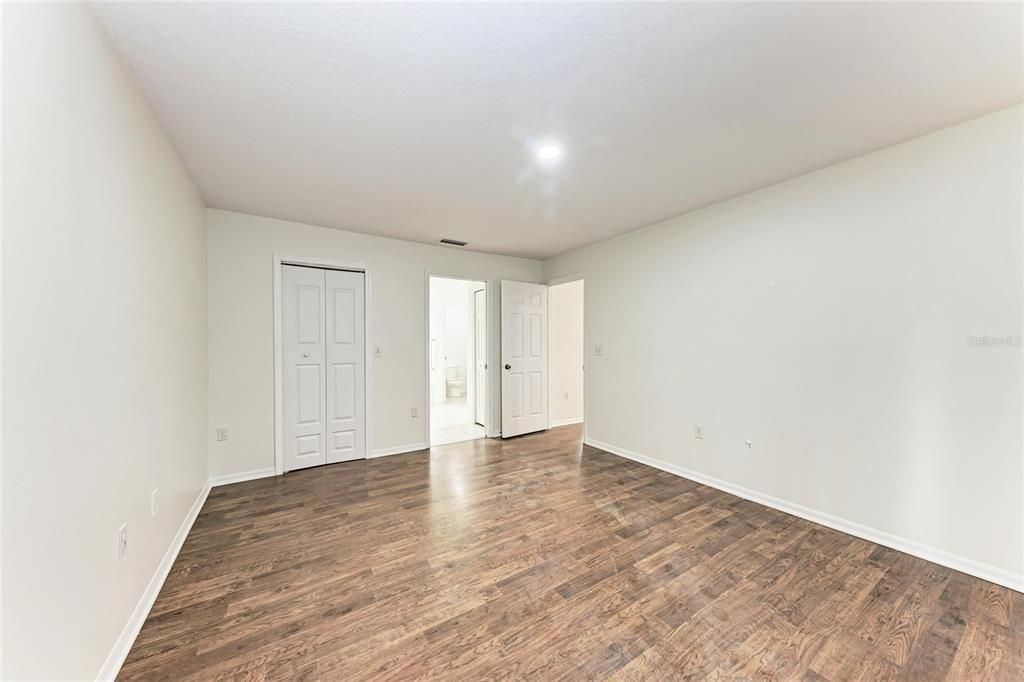 For Rent: $2,300 (3 beds, 2 baths, 1728 Square Feet)