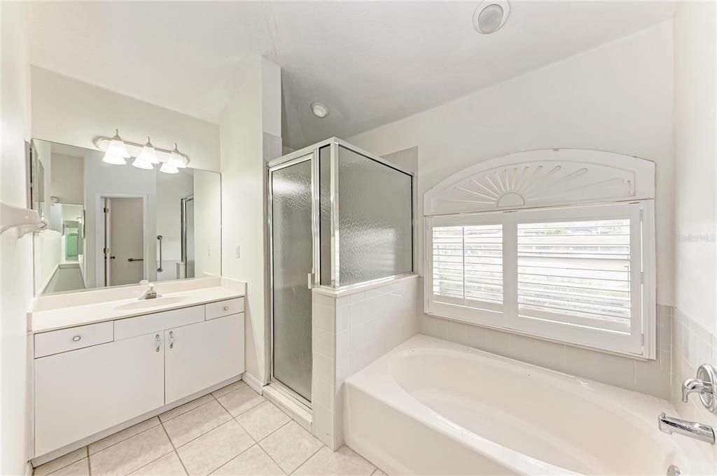 For Rent: $2,300 (3 beds, 2 baths, 1728 Square Feet)