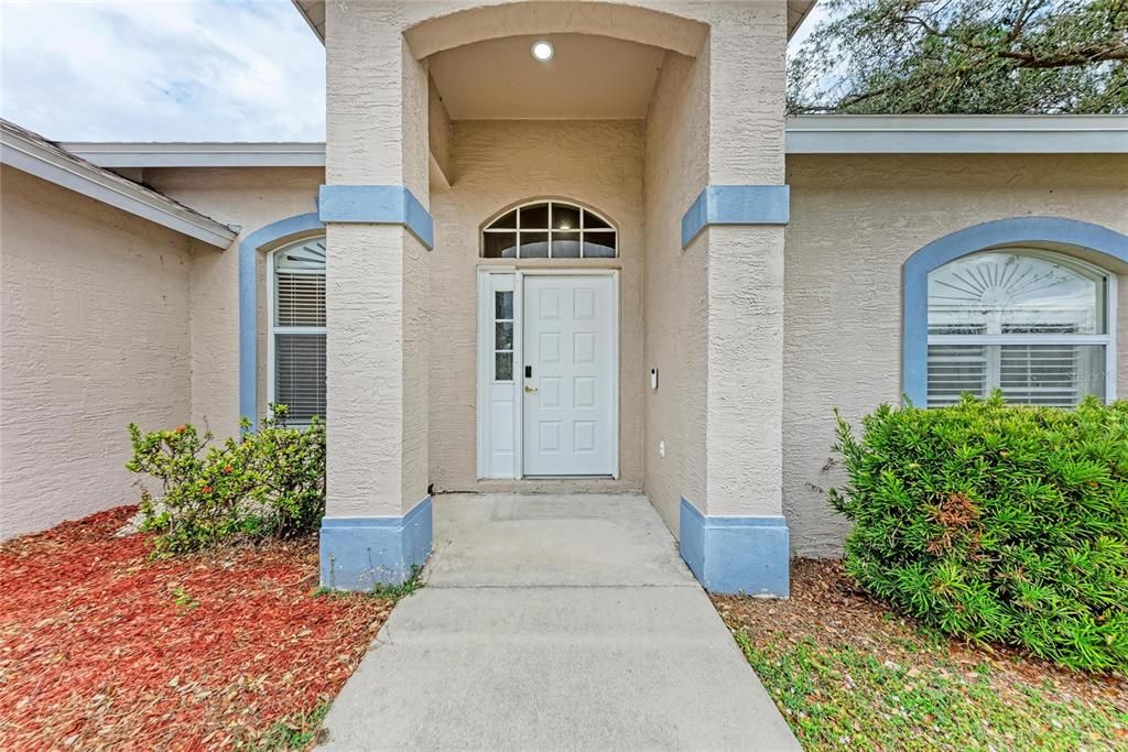 For Rent: $2,300 (3 beds, 2 baths, 1728 Square Feet)