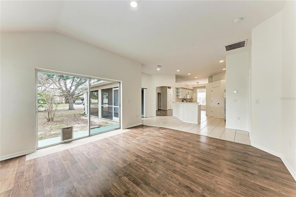 For Rent: $2,300 (3 beds, 2 baths, 1728 Square Feet)