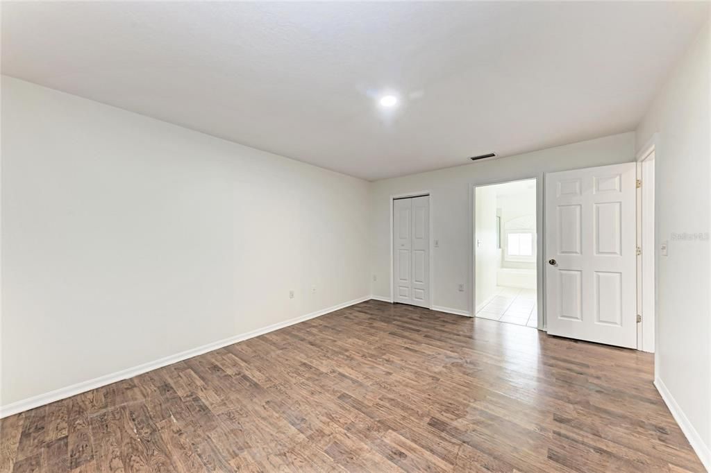 For Rent: $2,300 (3 beds, 2 baths, 1728 Square Feet)