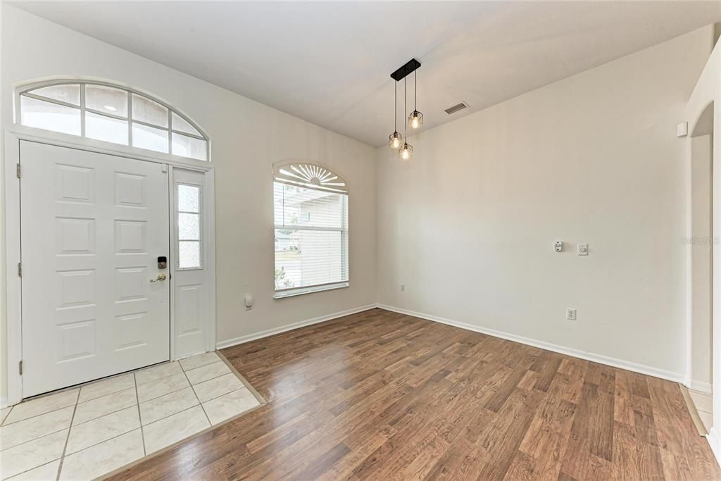 For Rent: $2,300 (3 beds, 2 baths, 1728 Square Feet)