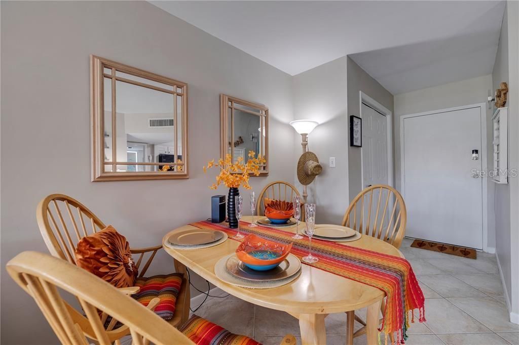 For Sale: $295,999 (1 beds, 1 baths, 645 Square Feet)