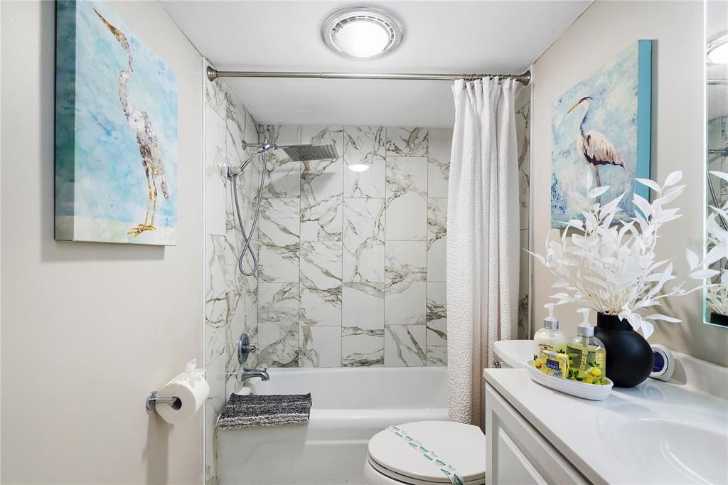 For Sale: $295,999 (1 beds, 1 baths, 645 Square Feet)