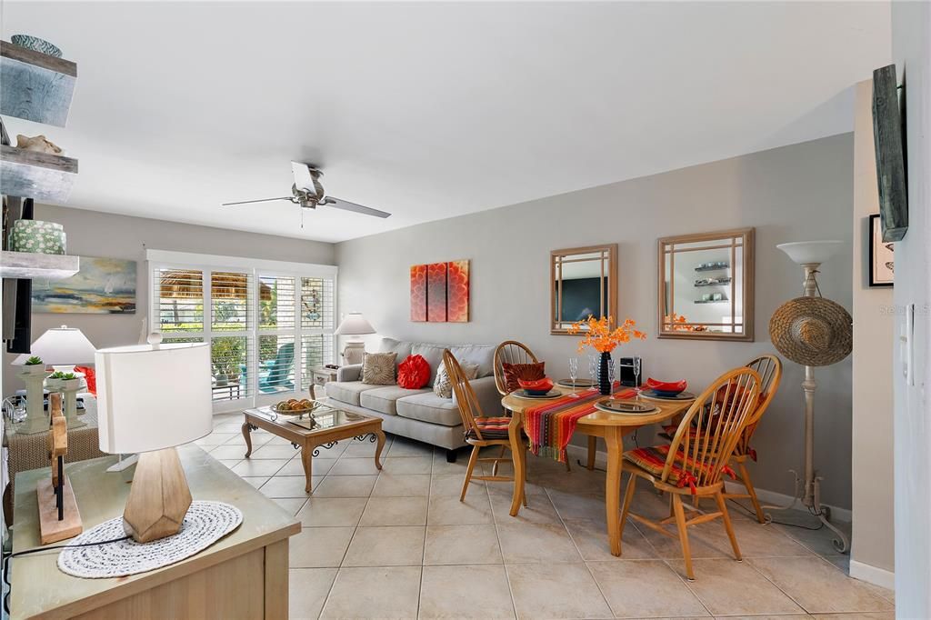 For Sale: $295,999 (1 beds, 1 baths, 645 Square Feet)