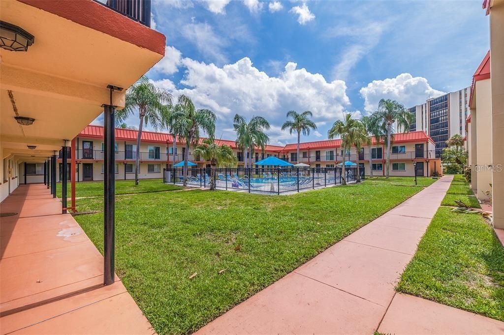 For Sale: $295,999 (1 beds, 1 baths, 645 Square Feet)