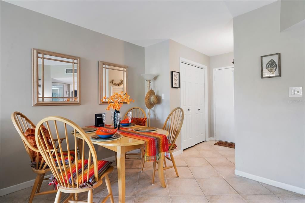 For Sale: $295,999 (1 beds, 1 baths, 645 Square Feet)