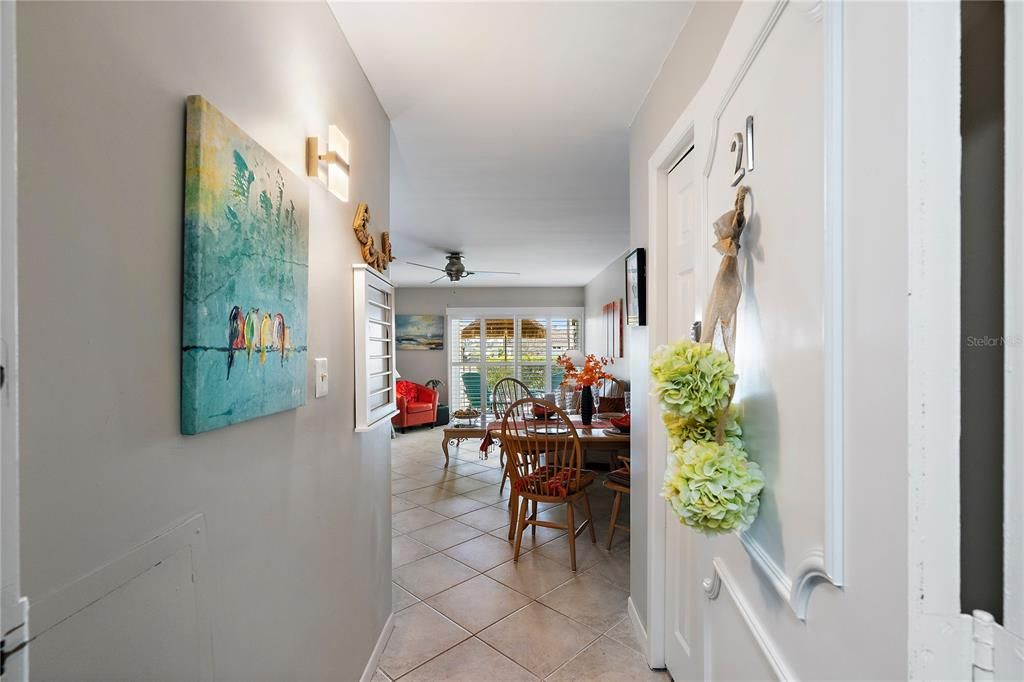 For Sale: $295,999 (1 beds, 1 baths, 645 Square Feet)