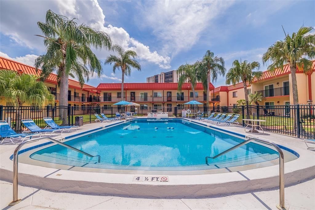 For Sale: $295,999 (1 beds, 1 baths, 645 Square Feet)