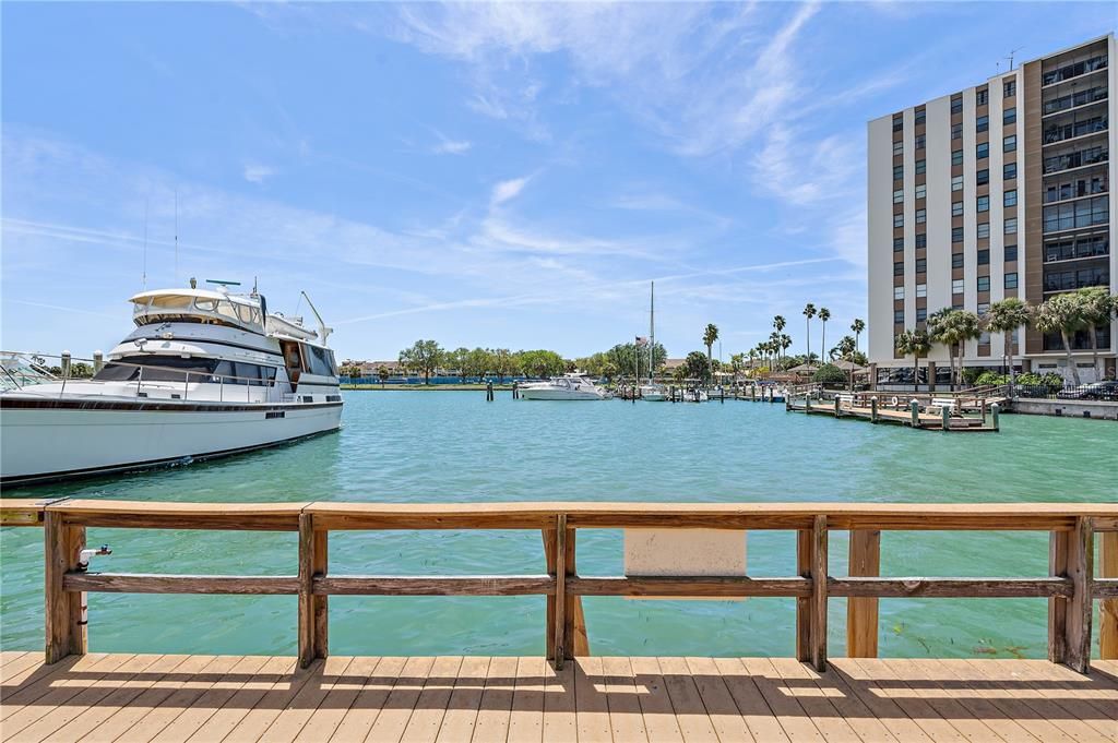 For Sale: $295,999 (1 beds, 1 baths, 645 Square Feet)