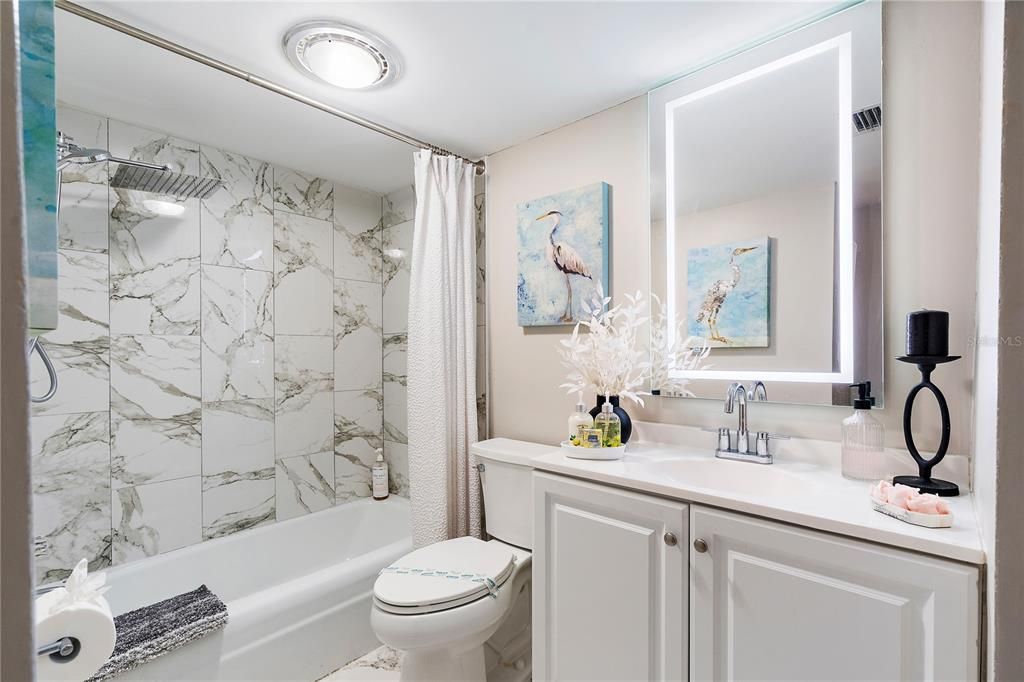 For Sale: $295,999 (1 beds, 1 baths, 645 Square Feet)