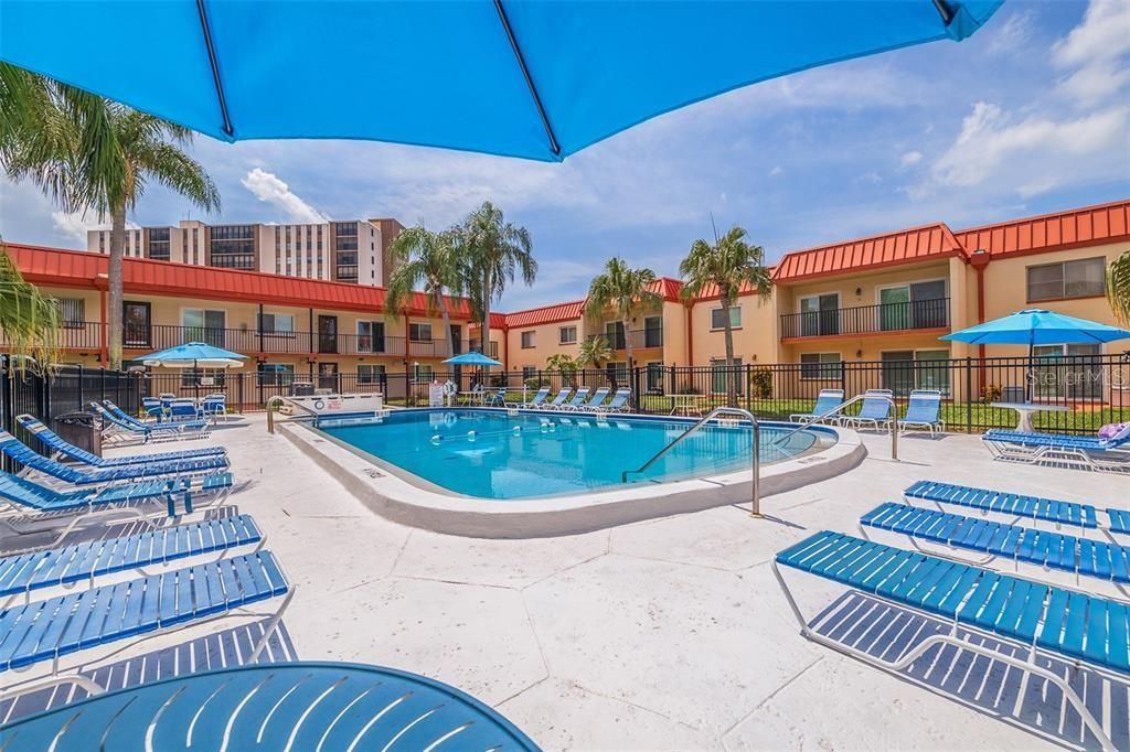 For Sale: $295,999 (1 beds, 1 baths, 645 Square Feet)