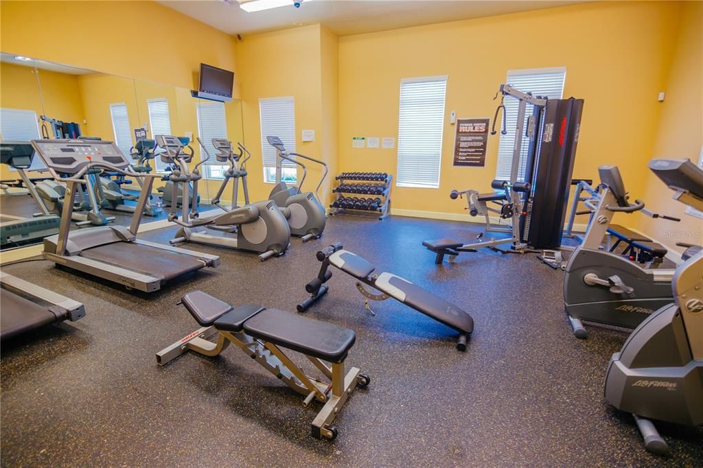 En Renta: $2,400 (4 camas, 3 baños, 1470 Pies cuadrados)