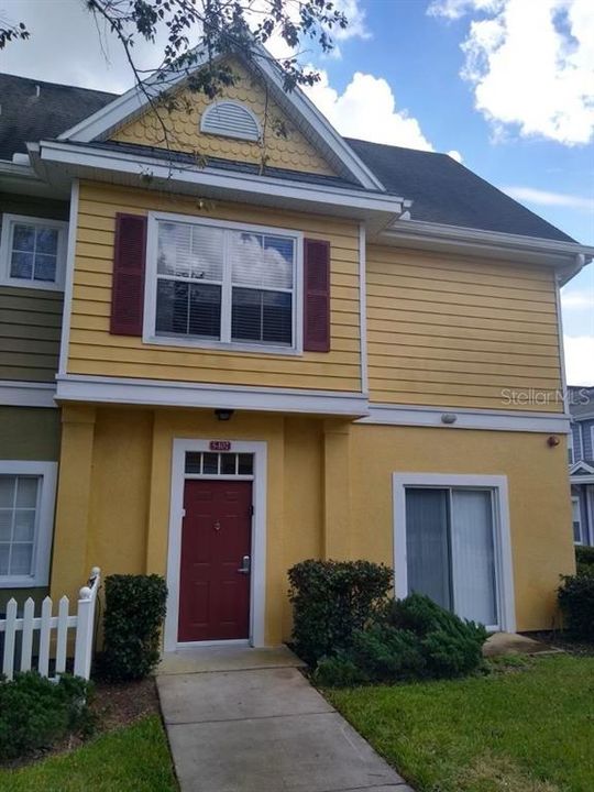 En Renta: $2,400 (4 camas, 3 baños, 1470 Pies cuadrados)