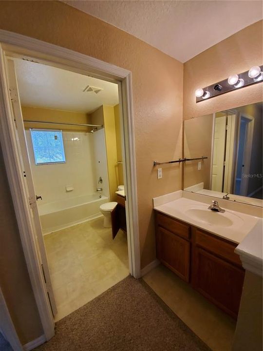 En Renta: $2,400 (4 camas, 3 baños, 1470 Pies cuadrados)