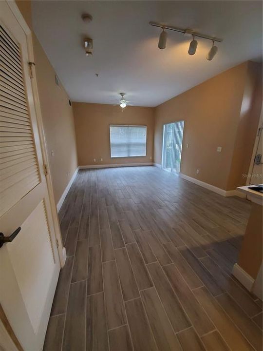 En Renta: $2,400 (4 camas, 3 baños, 1470 Pies cuadrados)