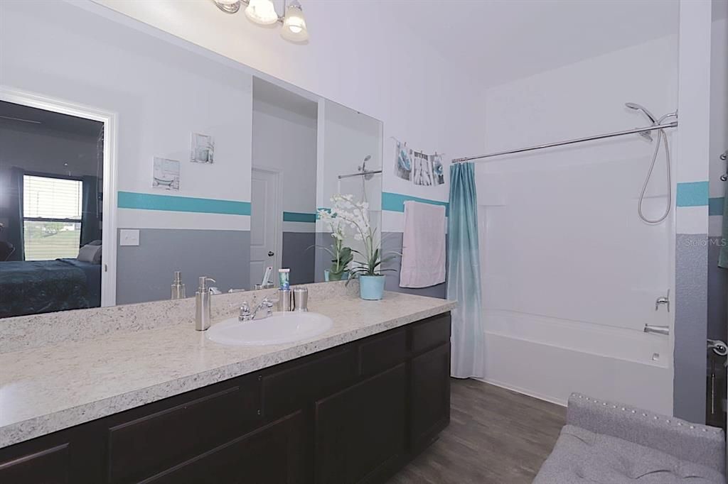 En Venta: $360,000 (3 camas, 2 baños, 1576 Pies cuadrados)