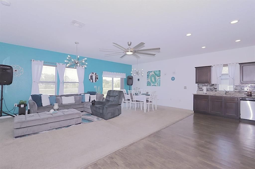 En Venta: $360,000 (3 camas, 2 baños, 1576 Pies cuadrados)