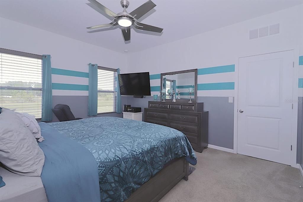 En Venta: $360,000 (3 camas, 2 baños, 1576 Pies cuadrados)