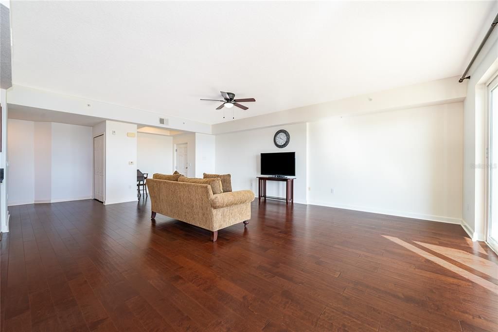 For Sale: $369,900 (3 beds, 2 baths, 1822 Square Feet)