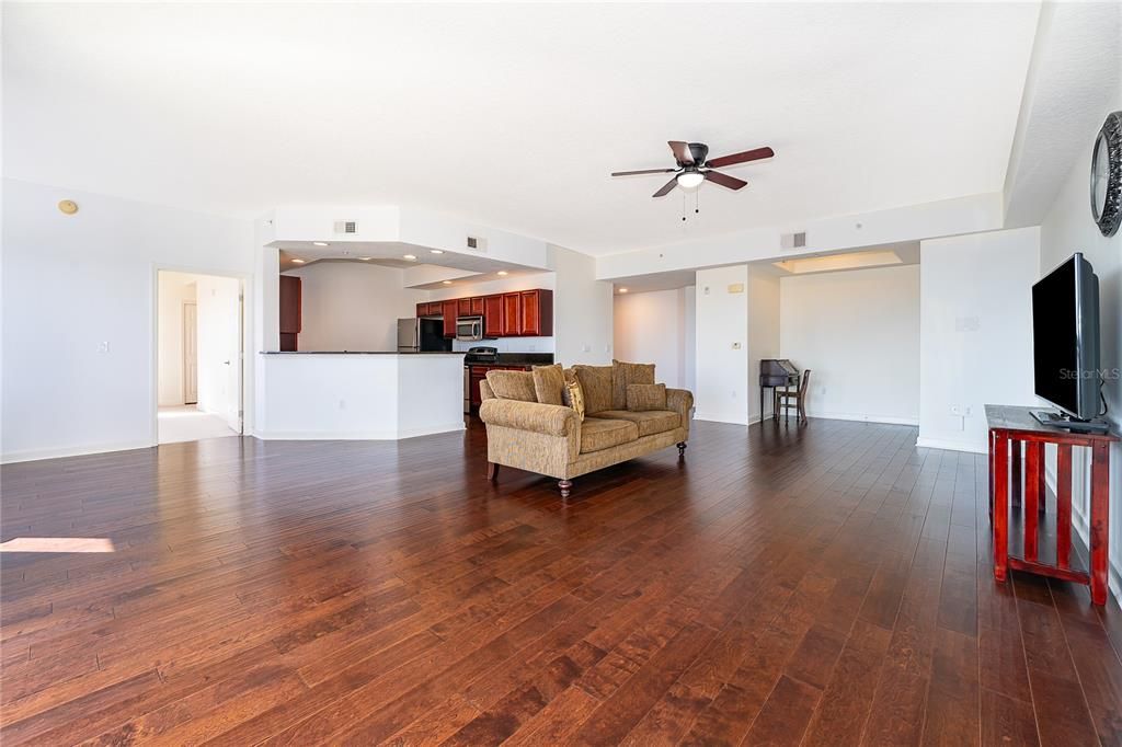 For Sale: $369,900 (3 beds, 2 baths, 1822 Square Feet)