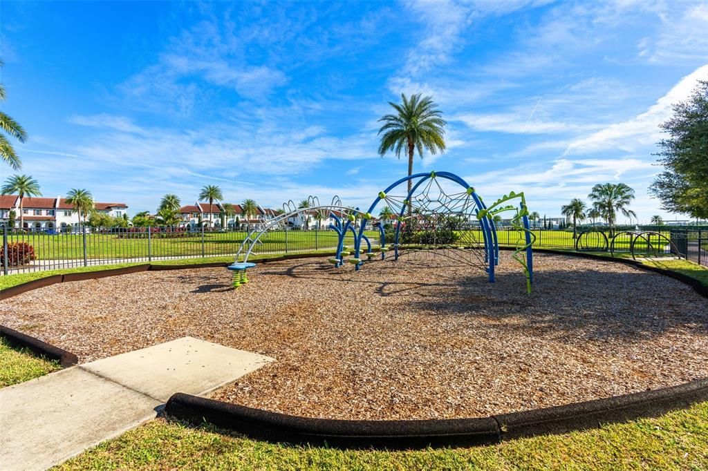 For Sale: $1,850,000 (5 beds, 4 baths, 4300 Square Feet)