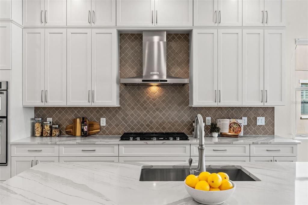 For Sale: $1,850,000 (5 beds, 4 baths, 4300 Square Feet)