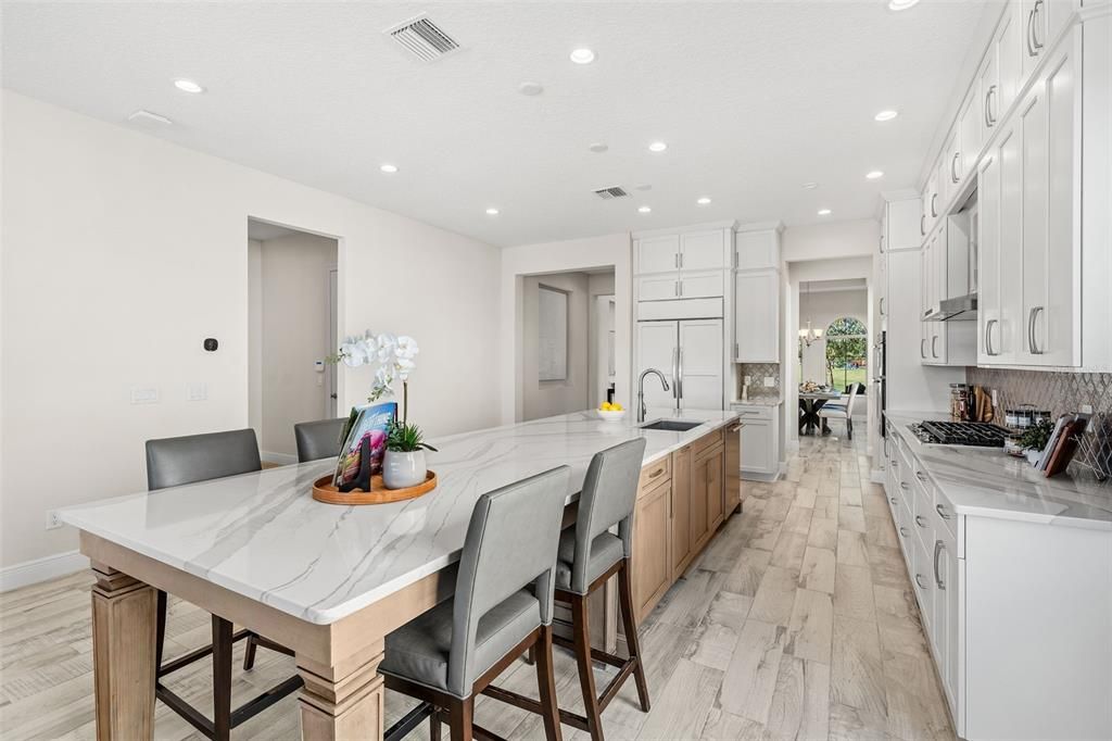 For Sale: $1,850,000 (5 beds, 4 baths, 4300 Square Feet)