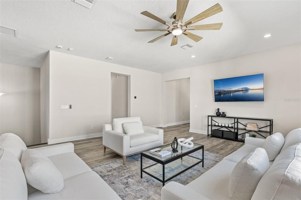 For Sale: $1,850,000 (5 beds, 4 baths, 4300 Square Feet)