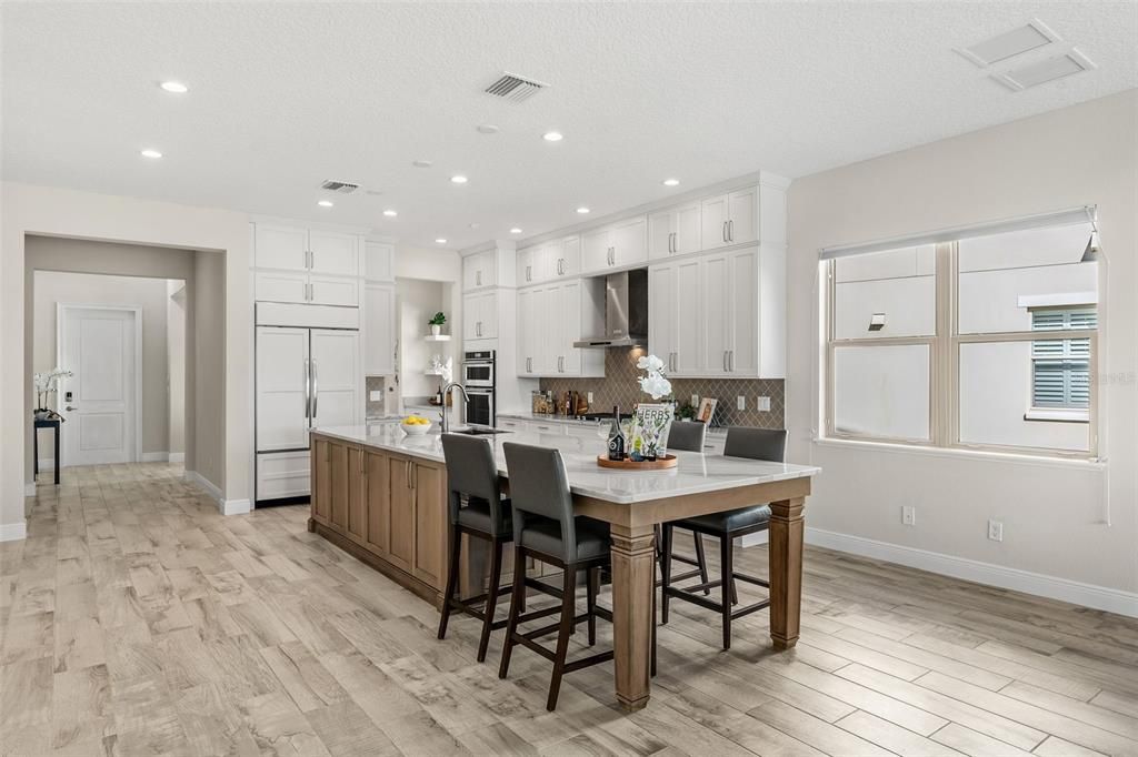 For Sale: $1,850,000 (5 beds, 4 baths, 4300 Square Feet)