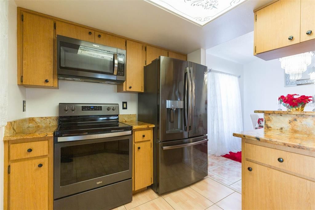 待售: $375,000 (3 贝兹, 2 浴室, 1312 平方英尺)