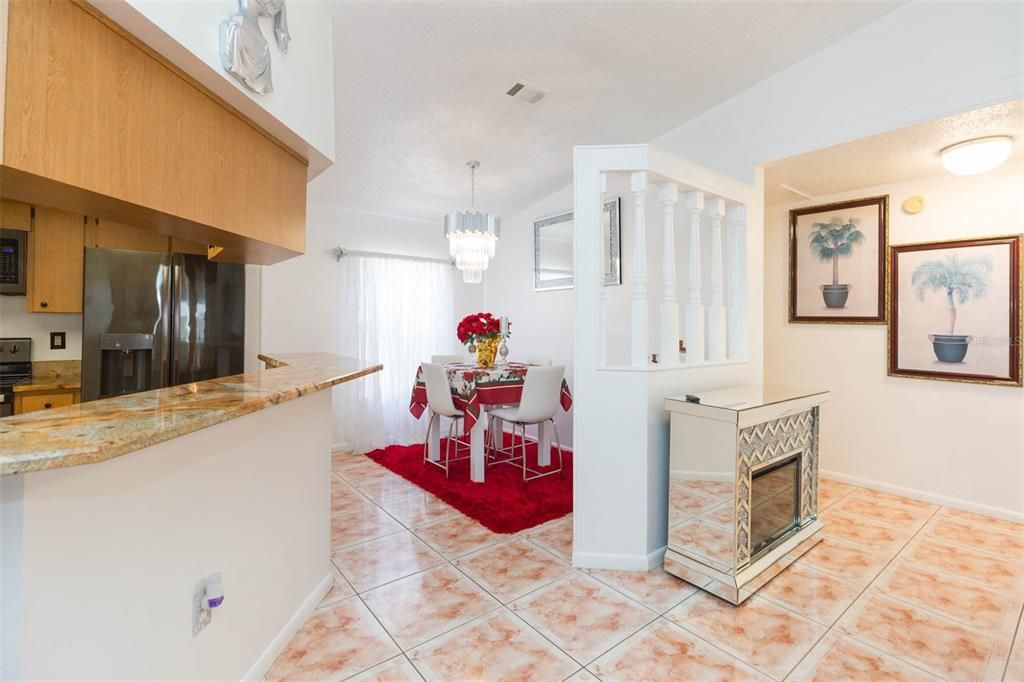 待售: $375,000 (3 贝兹, 2 浴室, 1312 平方英尺)