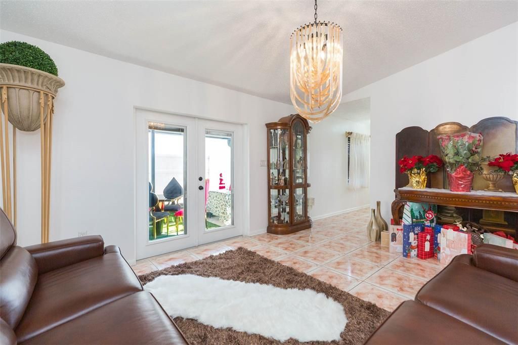 待售: $375,000 (3 贝兹, 2 浴室, 1312 平方英尺)