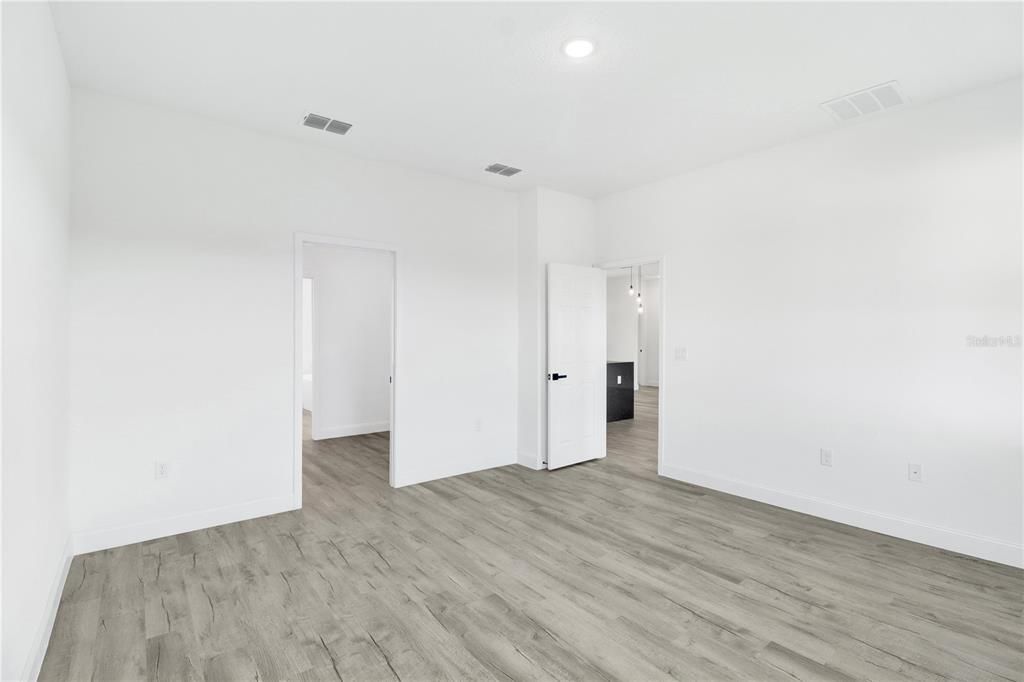 En Venta: $284,990 (4 camas, 2 baños, 1756 Pies cuadrados)