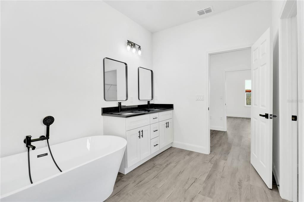 En Venta: $284,990 (4 camas, 2 baños, 1756 Pies cuadrados)