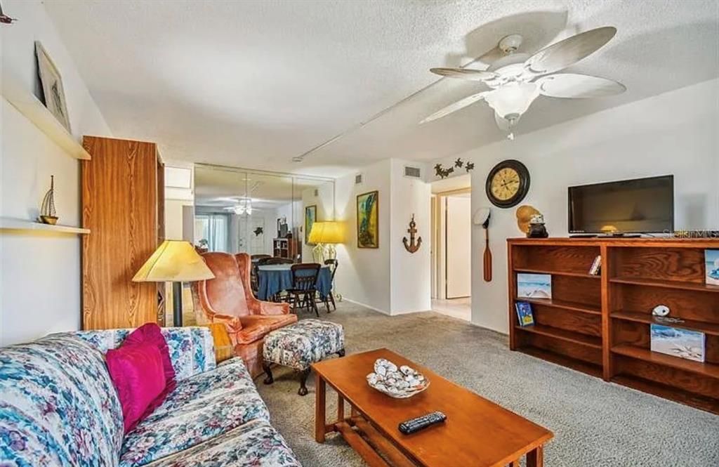 For Rent: $1,600 (2 beds, 1 baths, 1100 Square Feet)