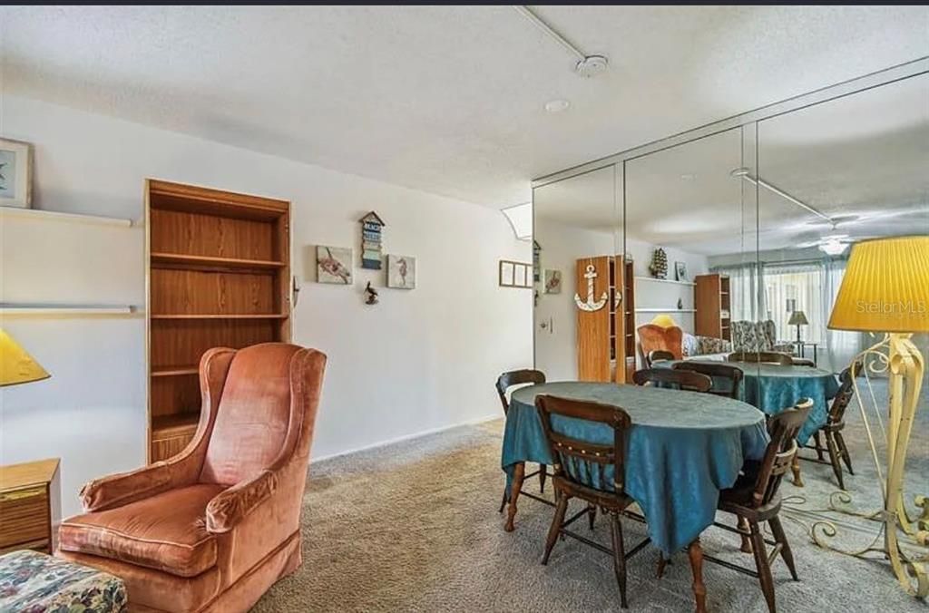 For Rent: $1,600 (2 beds, 1 baths, 1100 Square Feet)