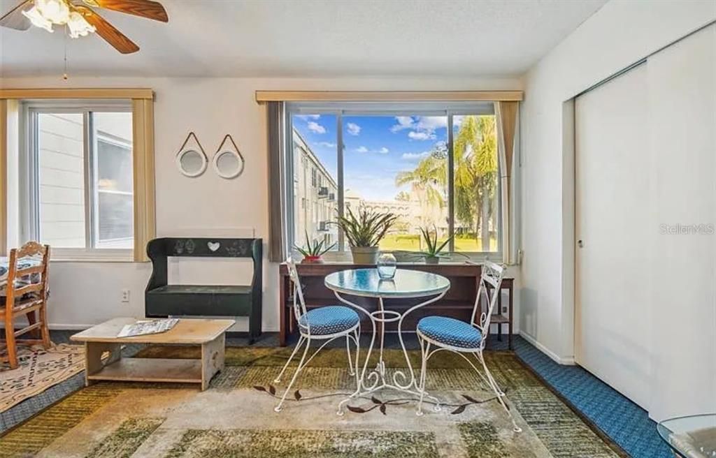 For Rent: $1,600 (2 beds, 1 baths, 1100 Square Feet)