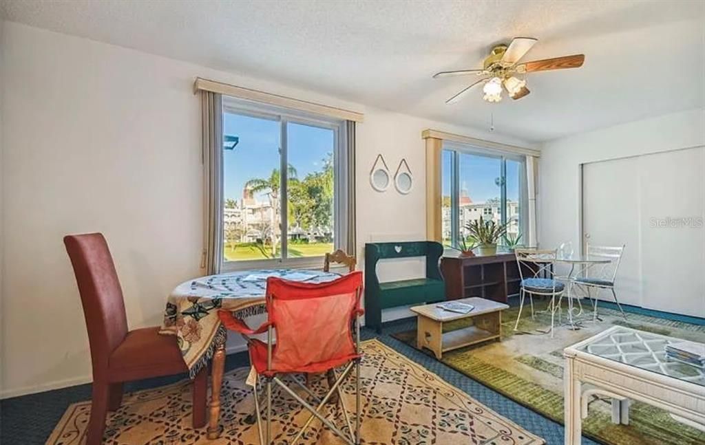 For Rent: $1,600 (2 beds, 1 baths, 1100 Square Feet)