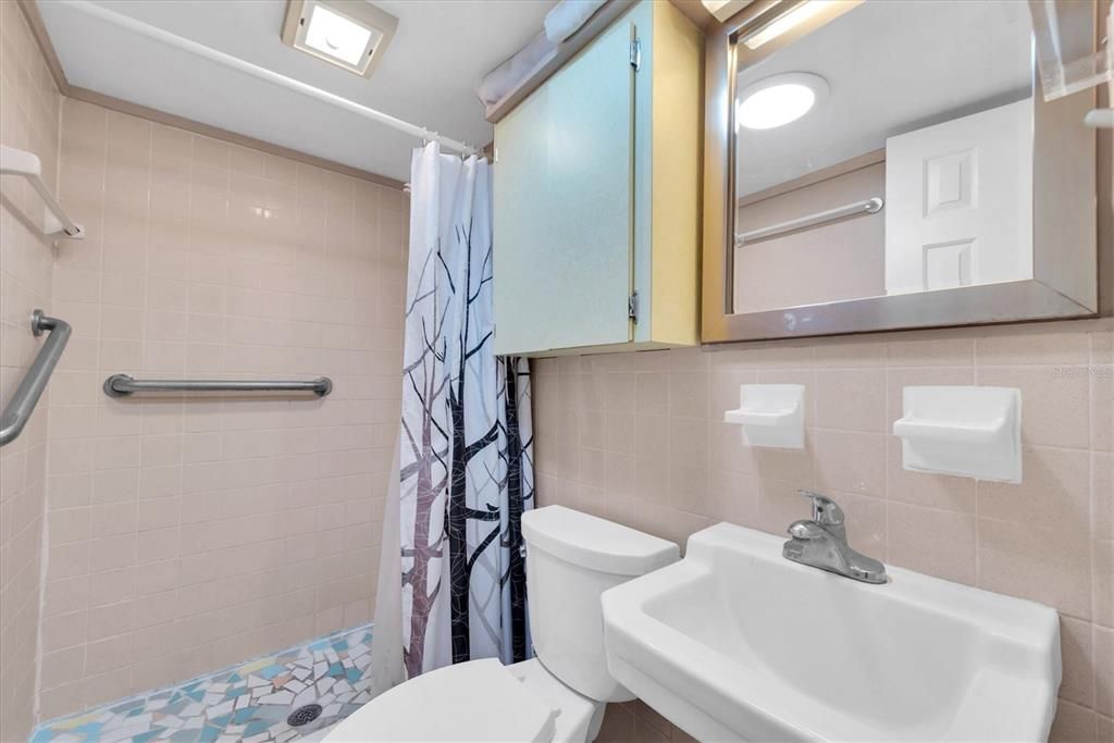 For Sale: $365,000 (2 beds, 2 baths, 1157 Square Feet)