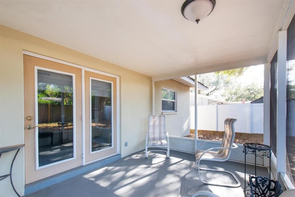 For Sale: $365,000 (2 beds, 2 baths, 1157 Square Feet)